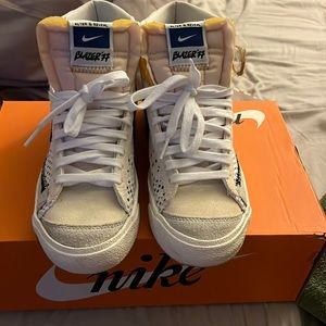 5.5 Nike Blazers Mid ‘77
